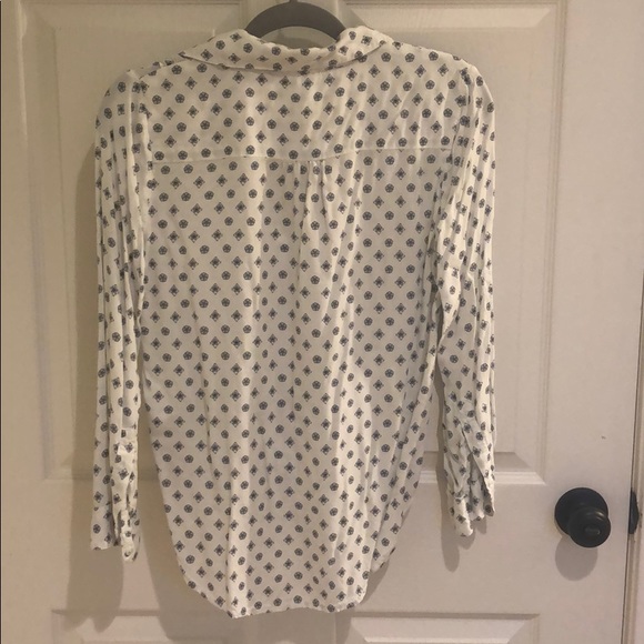 Small button up - Picture 6 of 6